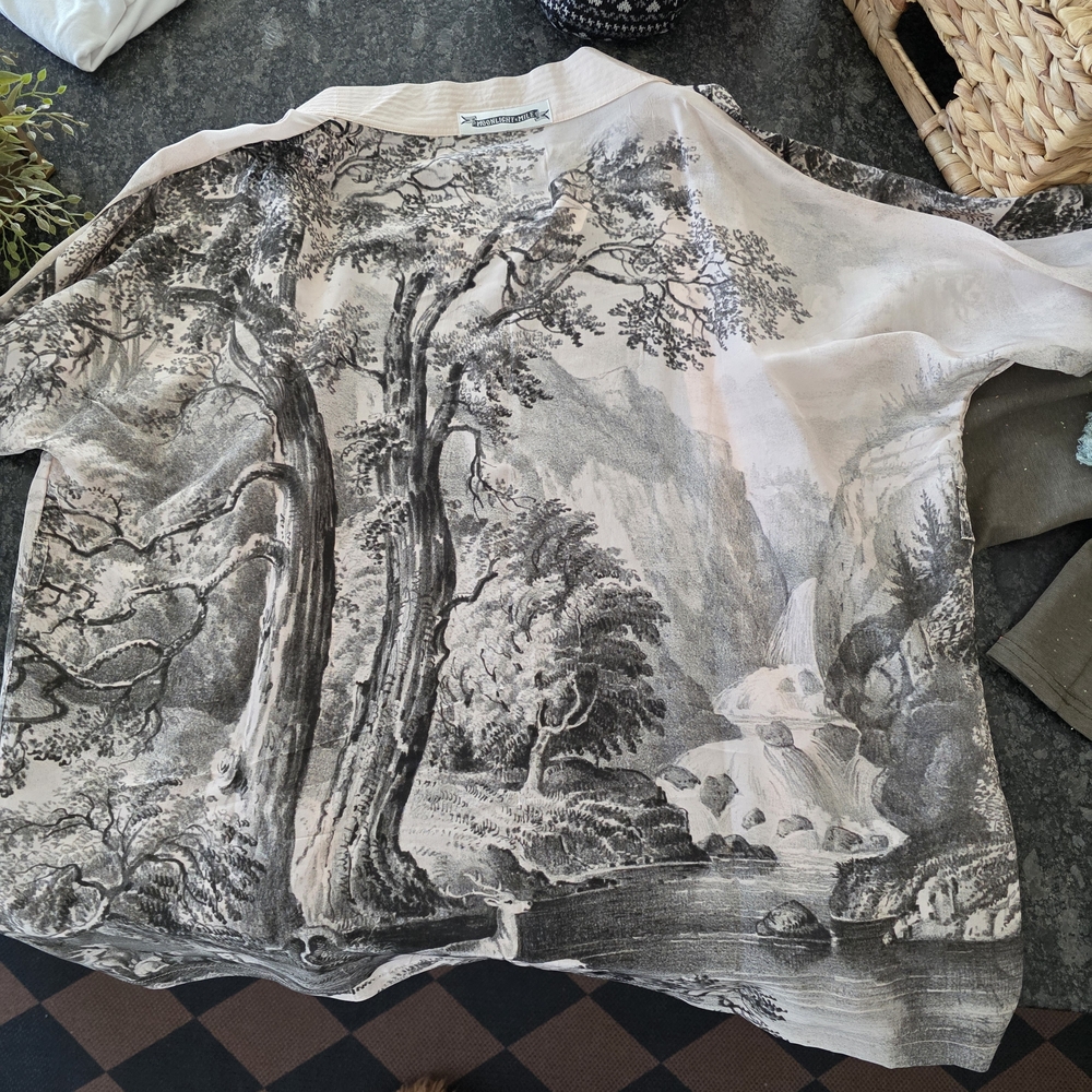 NWT MONNLIGHT MILE, Scenic Print Open Front Tie Top.